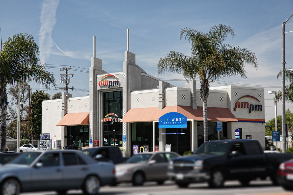 IMG_3395 On the corner of Wardlow and Long Beach Boulevard… Flickr