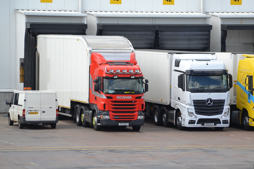 Warrens Transport; PF13NTE; TESCO DC, Carnegie Road, Livin… Flickr