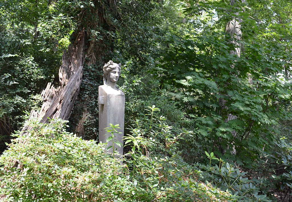 Milbourne Estate Milbourne Estate, one of the private prop… Flickr