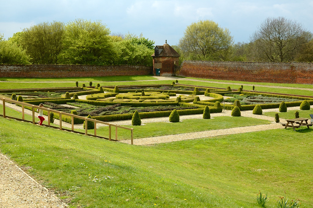 Tudor Garden Basing House John Burns Flickr