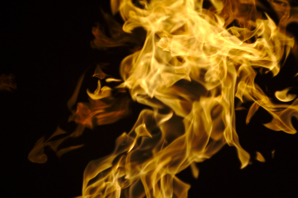 Yellow flames on dark background Tredozio (FC) Italy Ign… Flickr