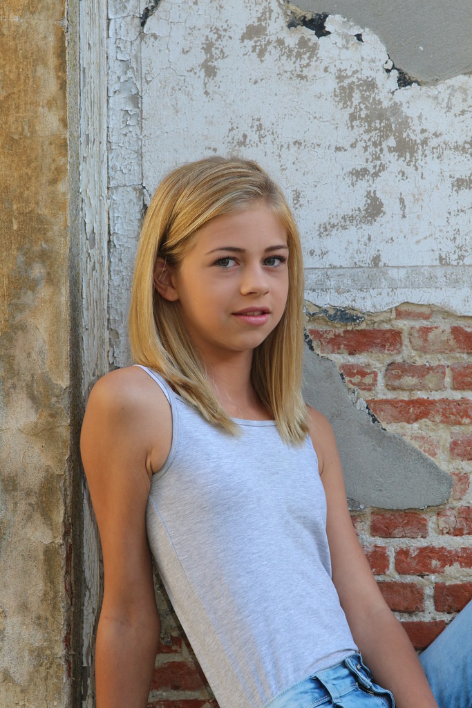 Zoë Model, first time shoot in begijnhof Lier RURO photography Flickr