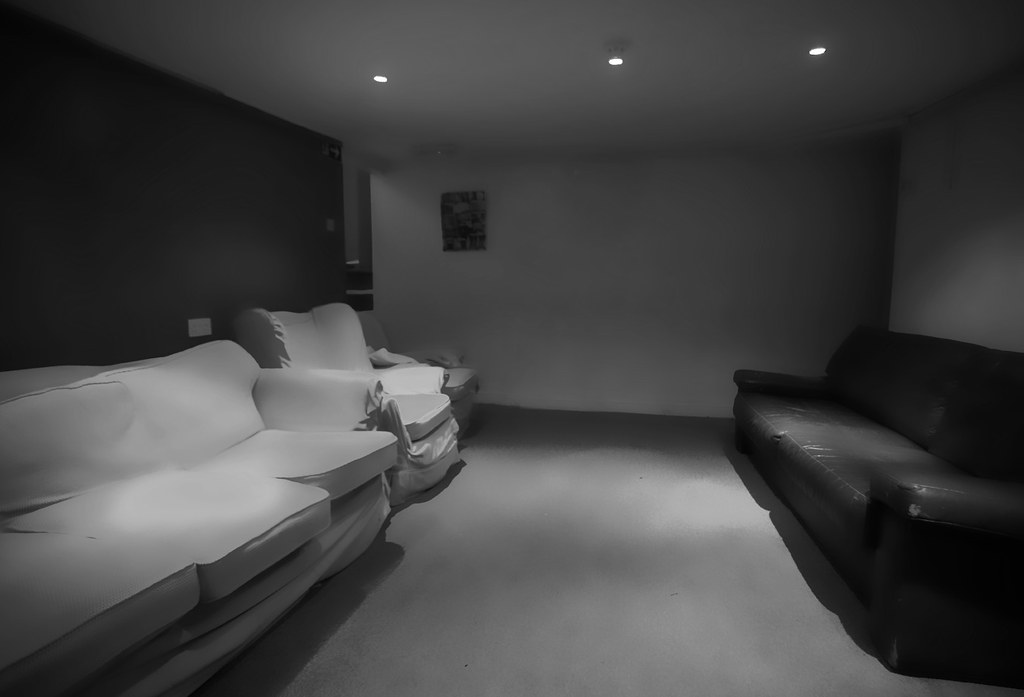 " BACKSTAGE COMFY CASTING COUCH " www.monmouthsavoy.co