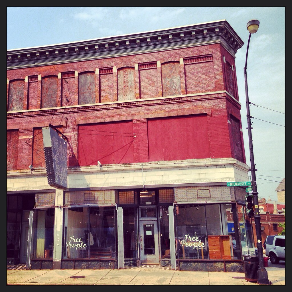 Red Building. Bucktown. Chicago. Illinois. Lucas Mengibar Flickr
