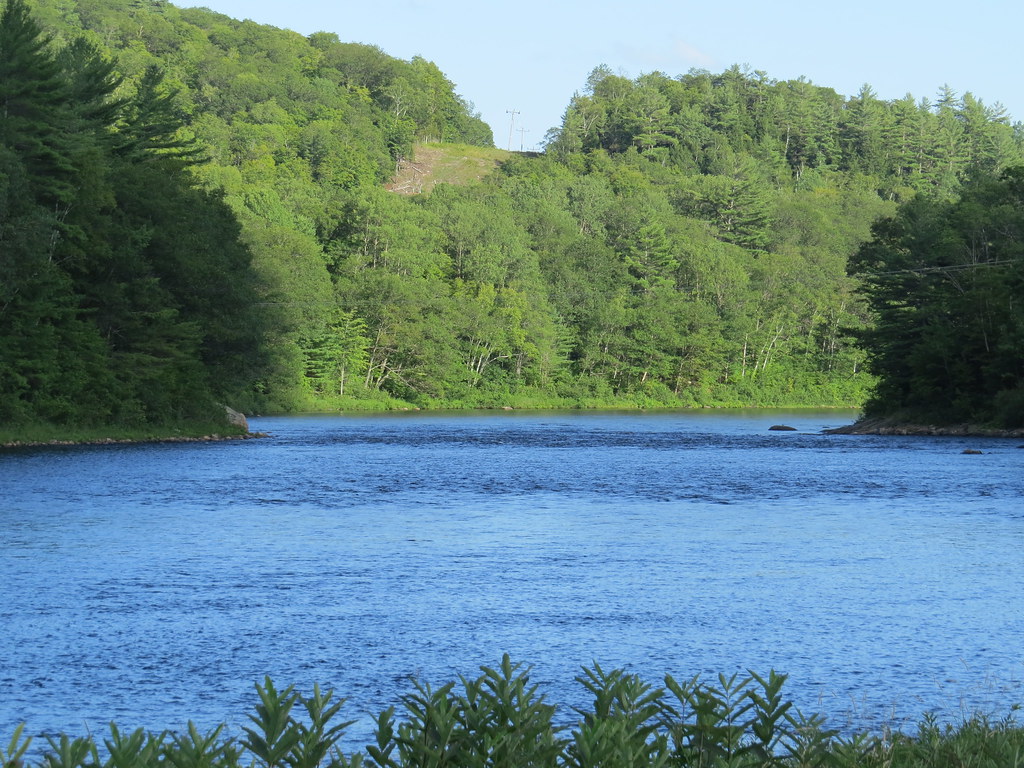 Hudson River Near North River, NY The Hudson rises in Hend… Flickr