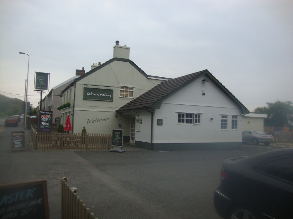 Tafarn Morlais, Llangennech former The Smiths Arms, Llange… Flickr