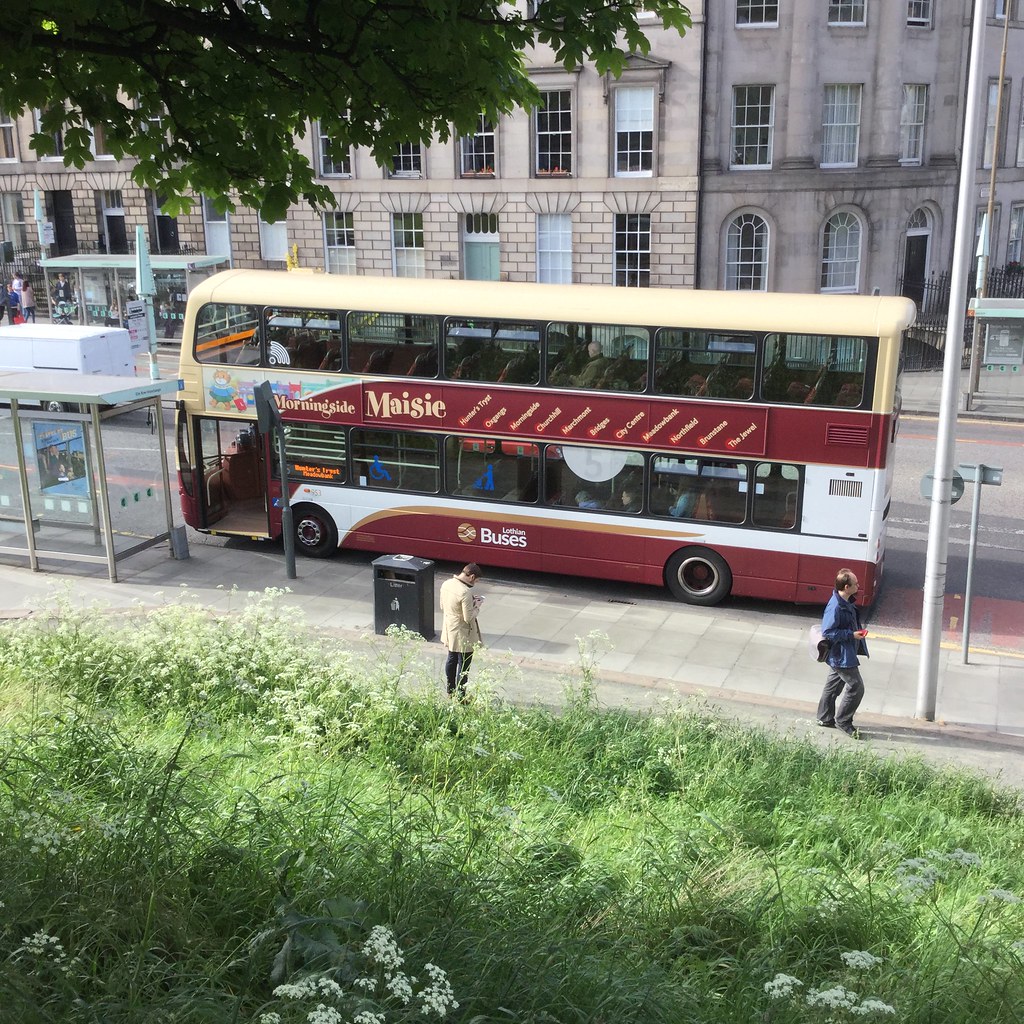 Lothian Buses 953 opposite Leopold Place at city end of Lo… Flickr