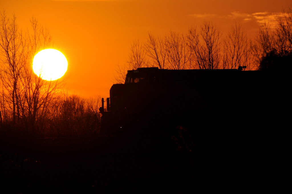 CN at sunrise at Bartlett IL Northbound CN waits for a sig… Flickr