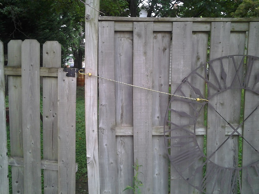 Bungee cord gate, exterior Ken Mayer Flickr