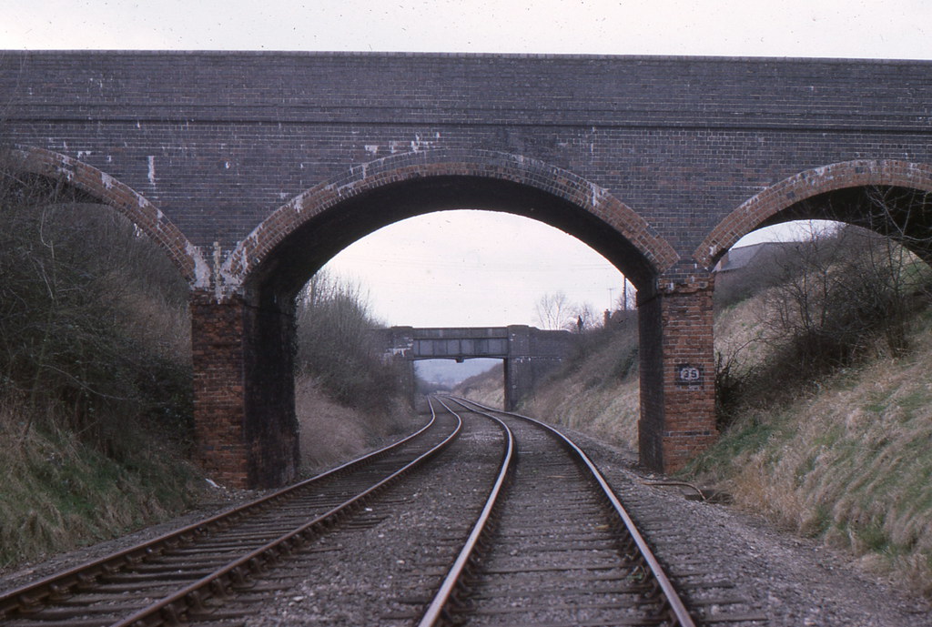 Great Houghton, NorthamptonBedford line I suppose this is… Flickr