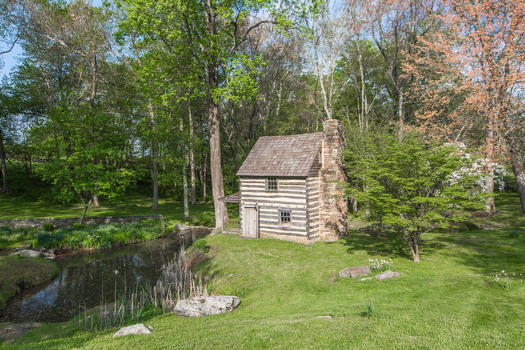 Oakendale FarmLog Cabin Exterior011 Bryan Vaughan Flickr