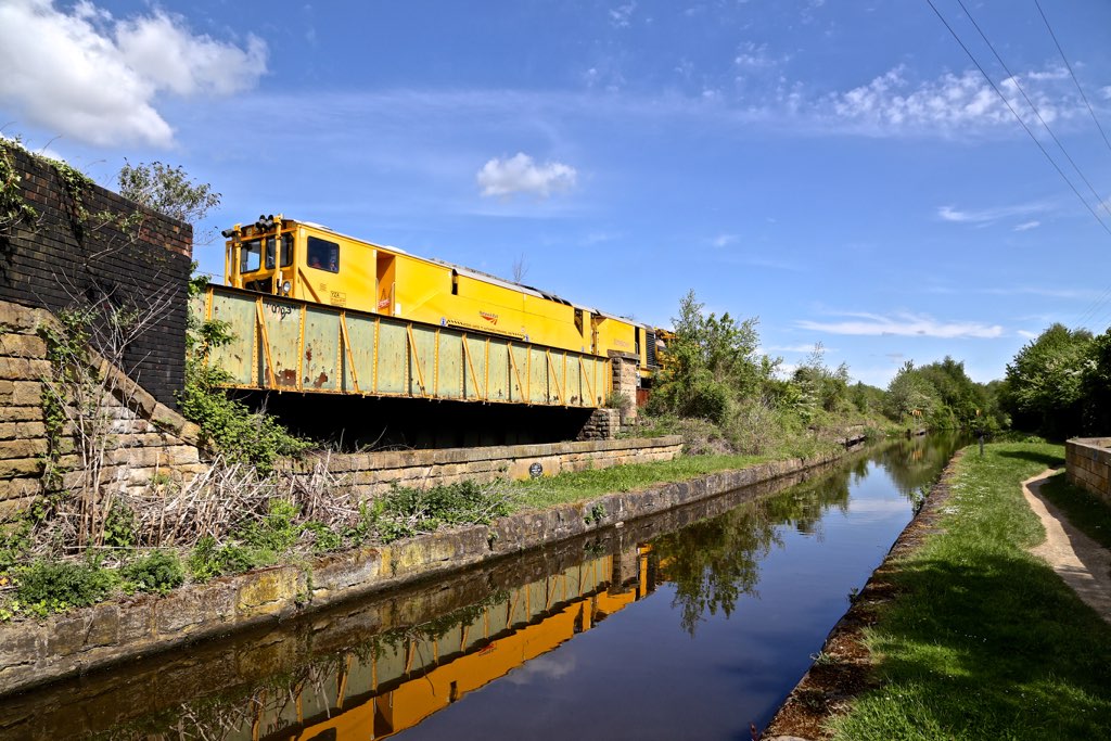 DB 80217 Sheffield Worksop Rd 13 May 15 Type YZA Stoneblow… Flickr