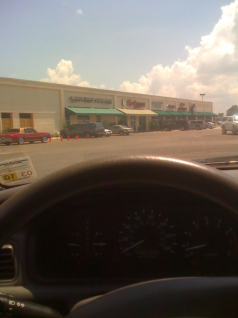 Montgomery Ward Auto Center & Garden Center on the Corner Flickr