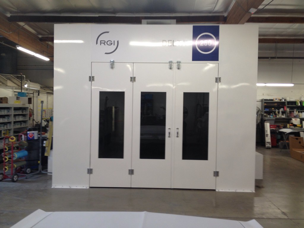 Delta 2014 Side down draft spray booth with a lownox burne