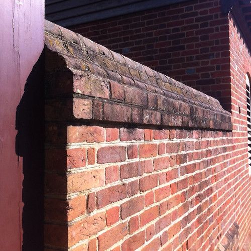 Brick coping Prof Stephen Scaysbrook Flickr