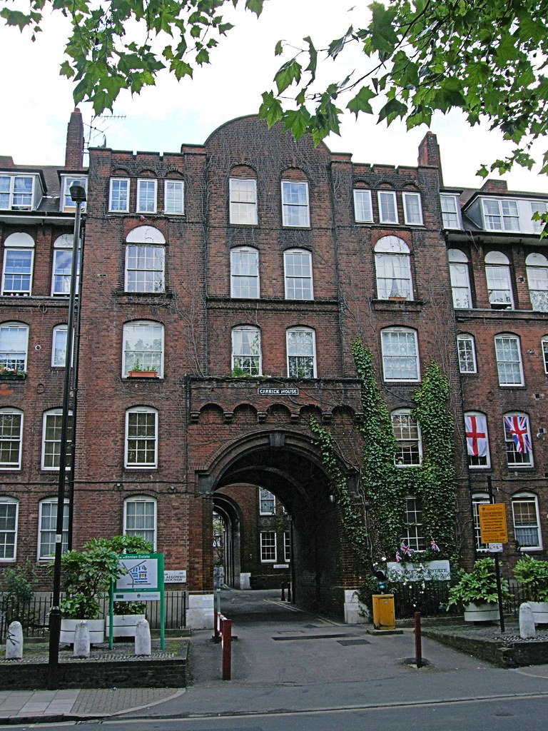 Carrick House, Caledonian Road London. Jim Linwood Flickr