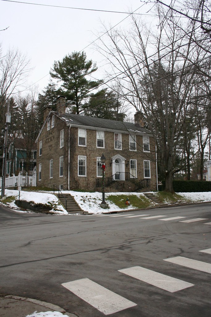 Pomeroy Place from the opposite corner of River and Main… Flickr