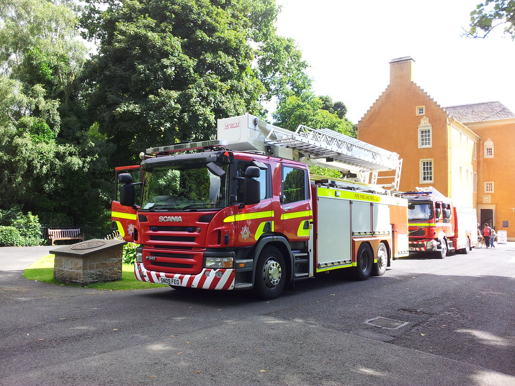 SN09 FEO SCANIA P340 CARP SCOTTISH FIRE AND RESCUE SERVICE a photo on