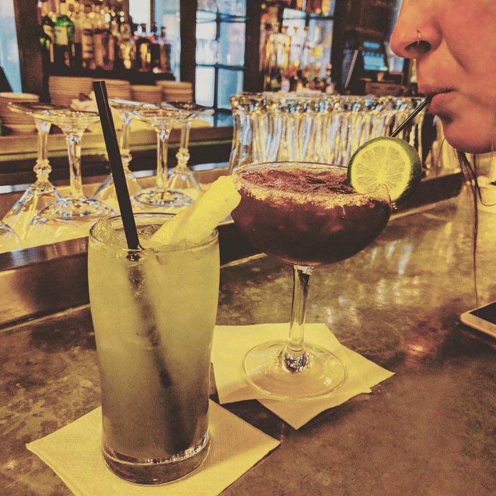 Predinner drinks with lesleyellyn! nyc manhattan happ… Flickr