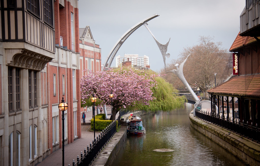 Empowerment Sculpture Lincoln UK Empowerment is a public… Flickr