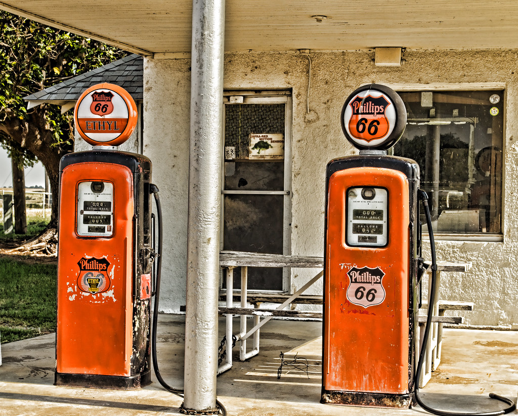 Gasoline Pumps Route 66 West of El Reno, OK. Historic fill… Flickr