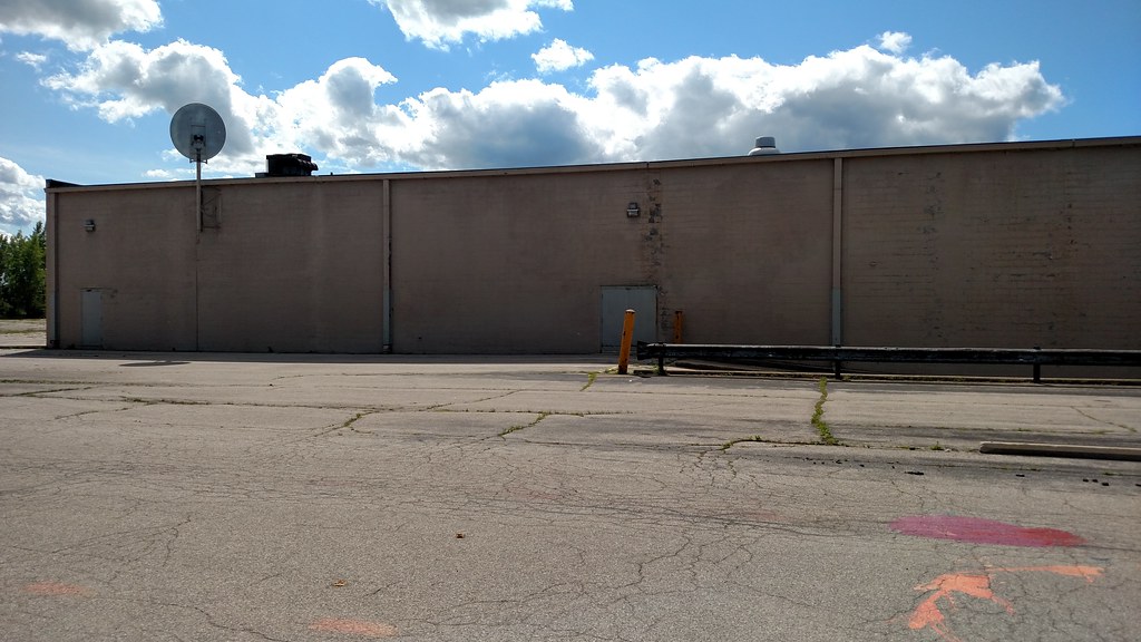 Former Kmart Hampton Towne Center Essexville, Michigan 7 Flickr