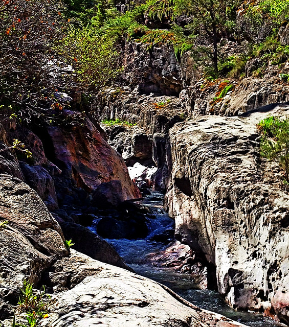 Baby bathtubs near Ouray via PhotoToaster Tim White Flickr