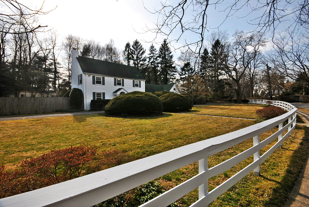 38 Highfield Rd Glen Cove, NY 11542 Rare Offering! Impress… Flickr