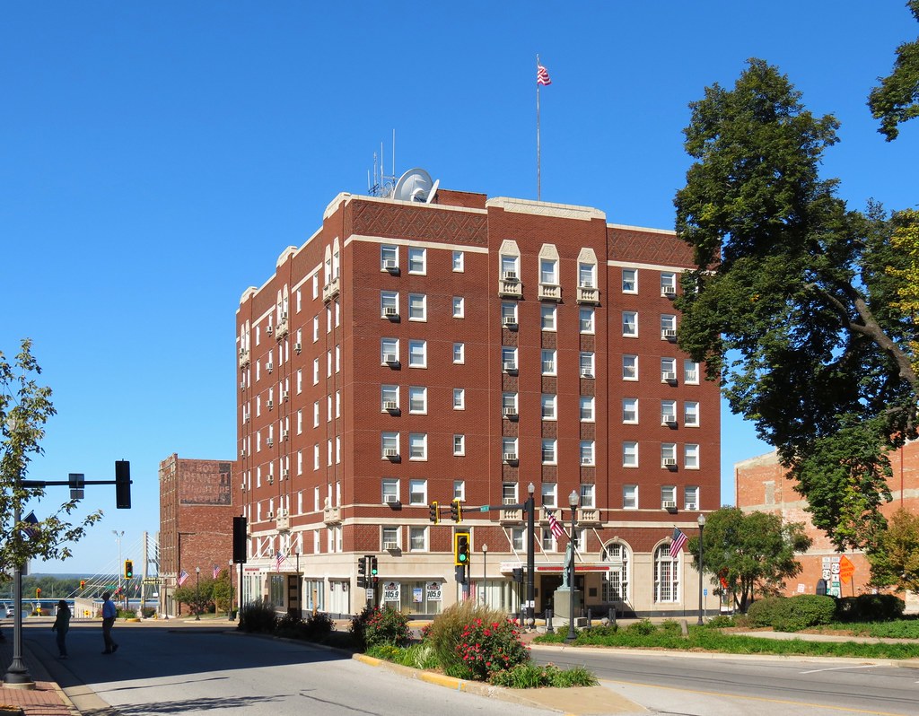 LincolnDouglas Apartments Quincy, Illinois Brandon Bartoszek Flickr