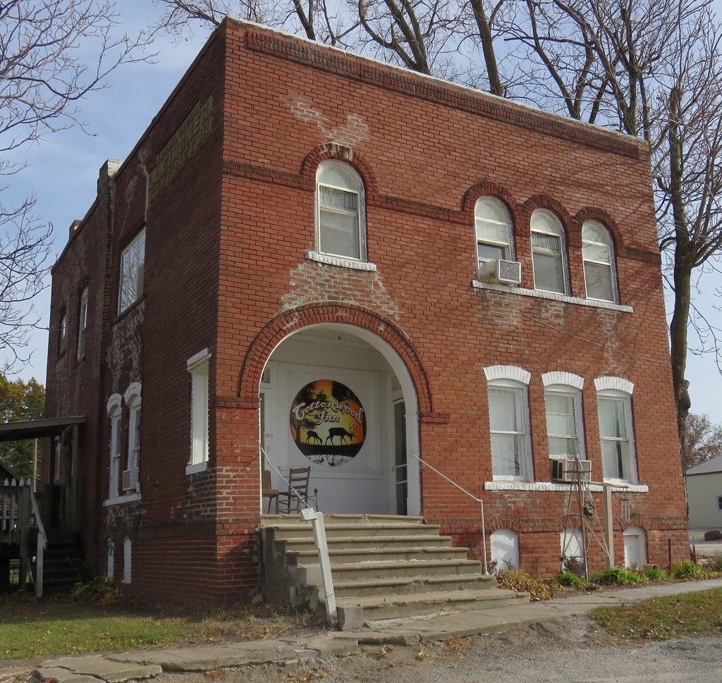 Cottonwood Inn (Mercer, Missouri) Mercer is a small town l… Flickr