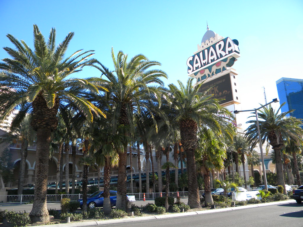 Sahara hotel, now closed f l a m i n g o Flickr