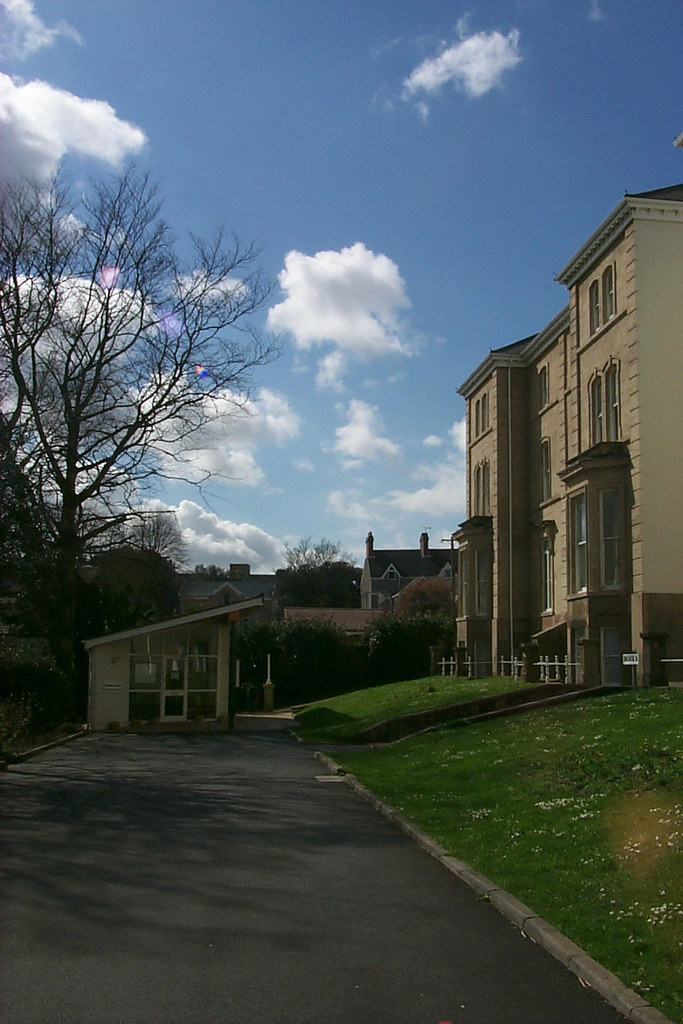 family flats exterior/ Fflatiau teulu tu allan Preswylfeydd Prifysgol