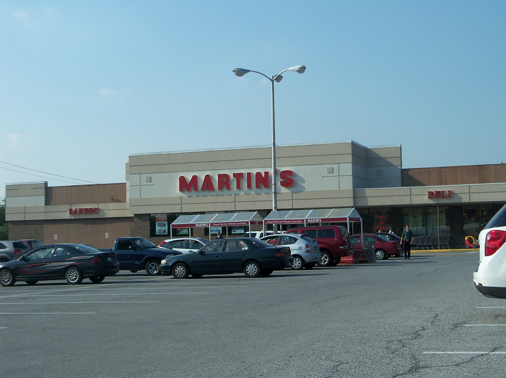 Martin's Waynesboro, PA Wayne Heights Mall, 1525 E. Main… Flickr