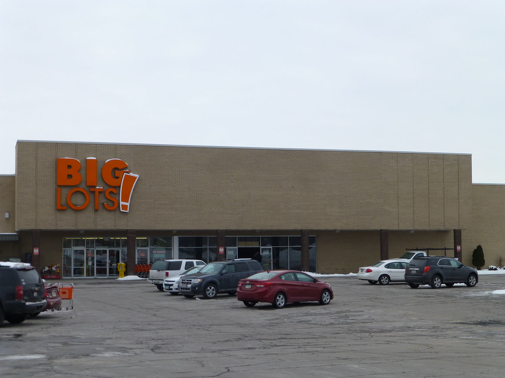Big Lots in Austintown Ohio Former Mr. Wigg's discount sto… Flickr
