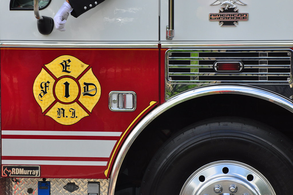 Emerson Fire Department Tower Ladder 27 2004 American LaFr… Flickr