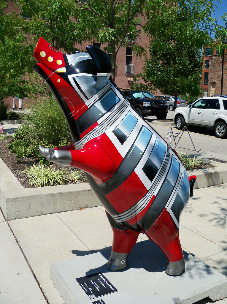 OH Cincinnati Pig 43 One of the Big Pig Gig pig statues … Flickr