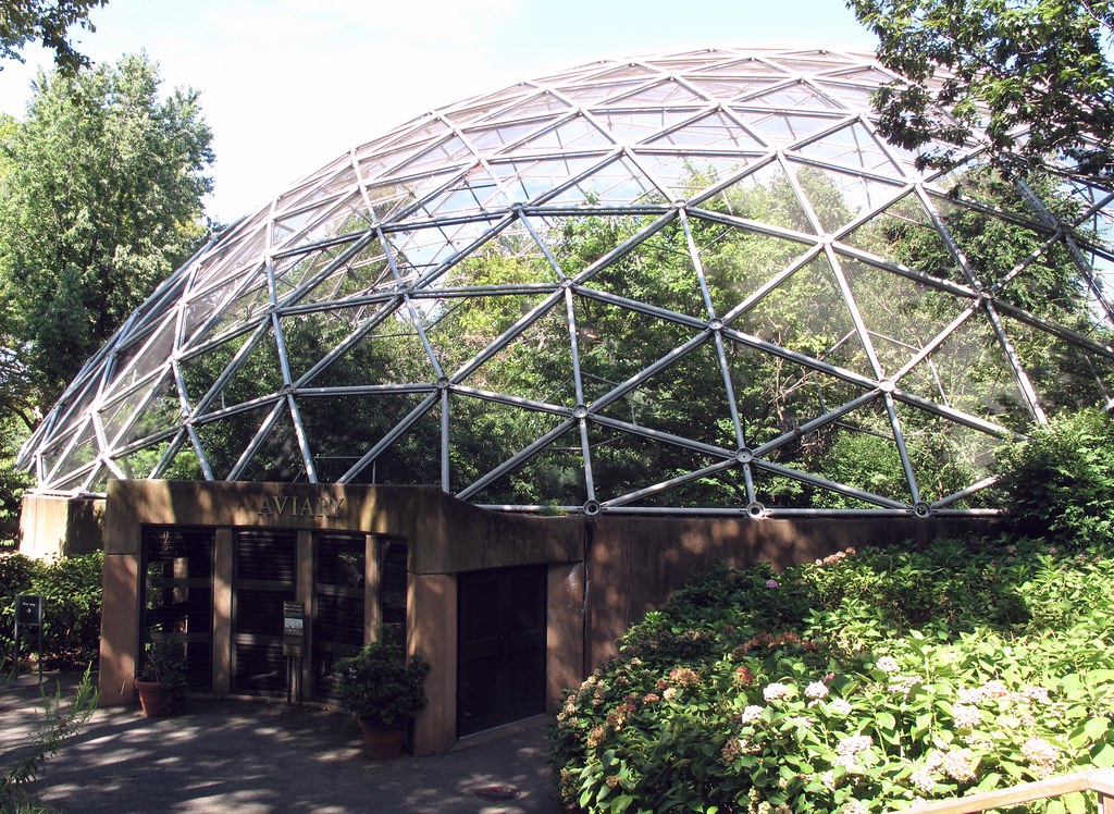 Queens Zoo Aviary en.wiki… Flickr