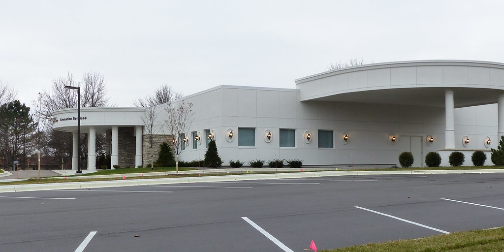 WashburnMcReavy Funeral Chapel at Dawn Valley Memorial Pa… Flickr