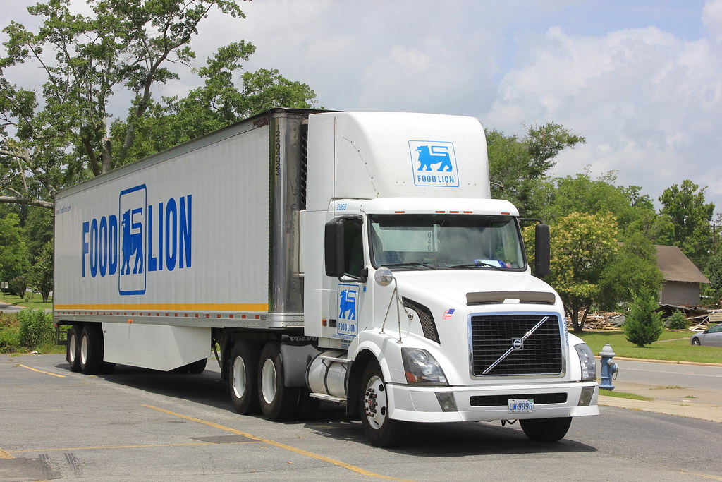 Food Lion truck This site will soon be a thing of the past… Flickr