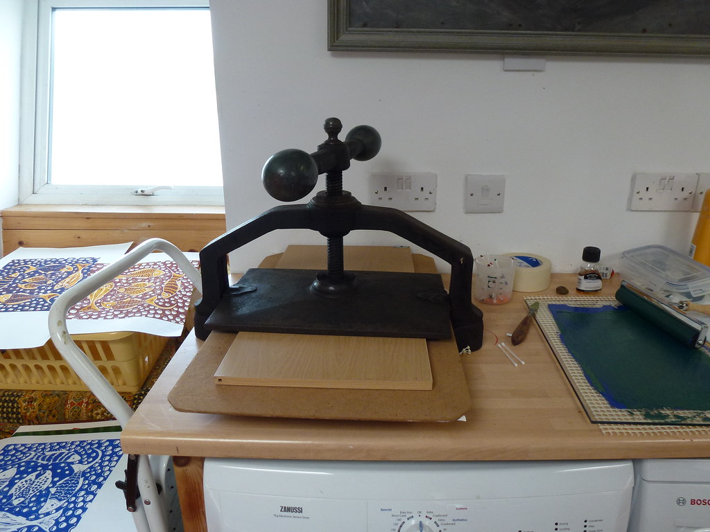 Bookbinding press Cast iron press used for printing lino