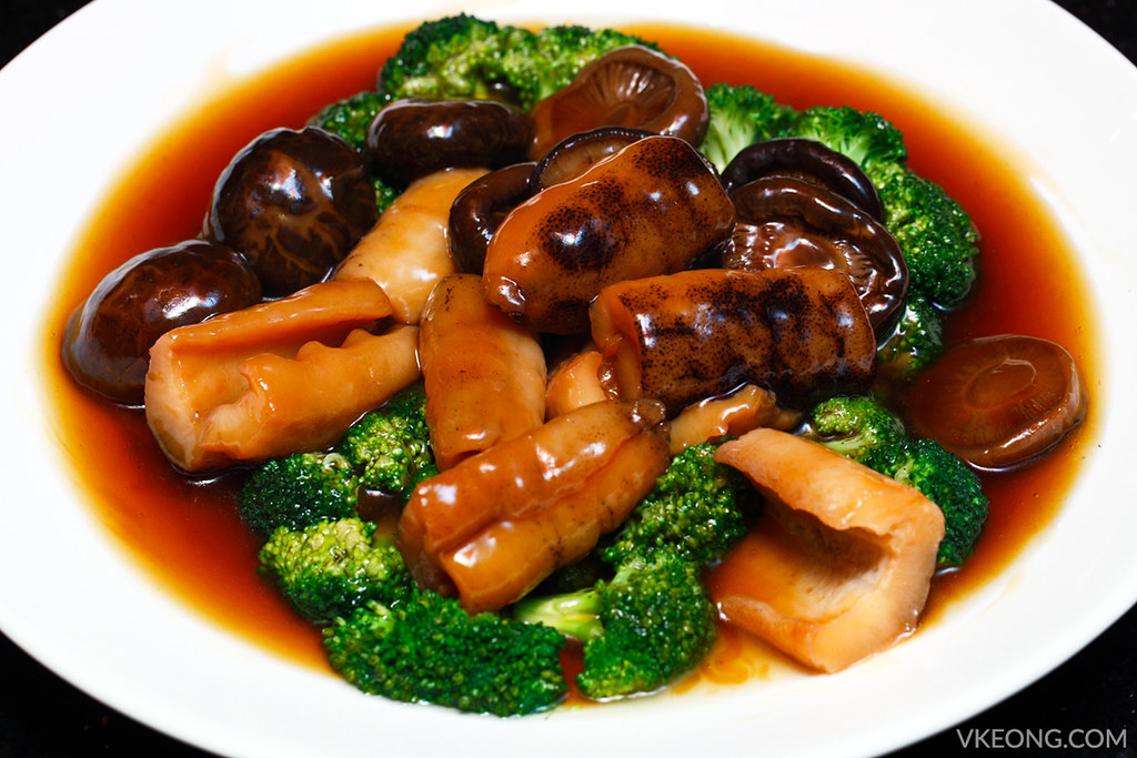 Braised Mushroom With Sea Cucumber
