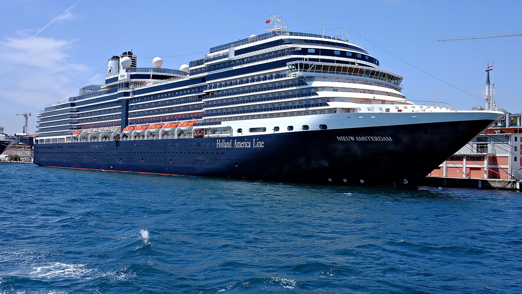 Nieuw Amsterdam , Istanbul daniyal62 Flickr