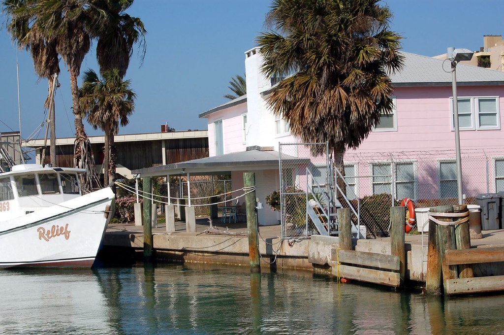 'The Pink House' In the late 1960s I was a Sea Scout near … Flickr