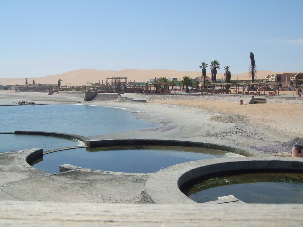 Long Beach Namibia Circles in the sand.. lambcurry Flickr