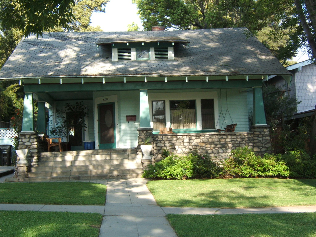 Craftsman bungalow in Eagle Rock Craftsman homes in my nei… Flickr