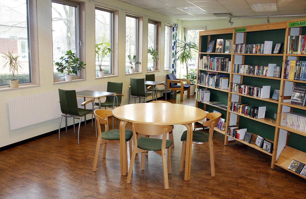 Studieplatser för både allmänhet och elever. Biblioteken i Halmstad