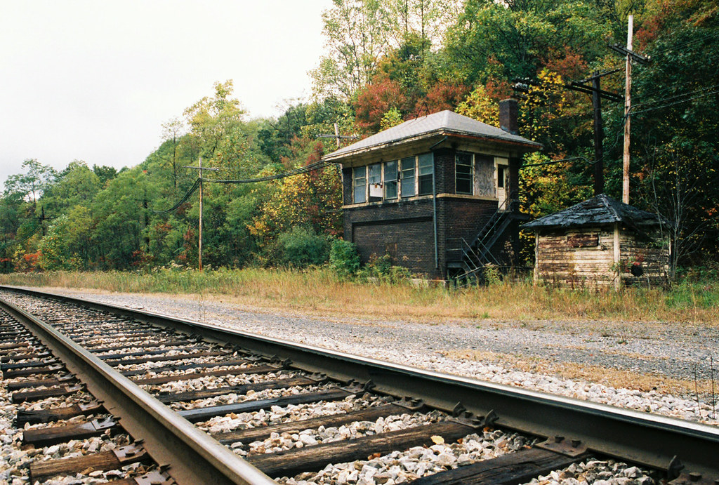 CSX Tunnelton, WV The abandoned former B&O West End Towe… Flickr
