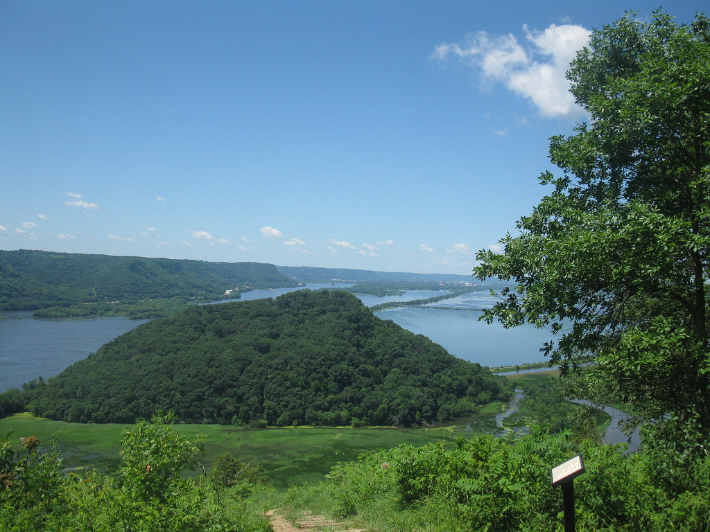 Mt. Trempealeau from Brady's Bluff Perrot State Park, WI, … Flickr