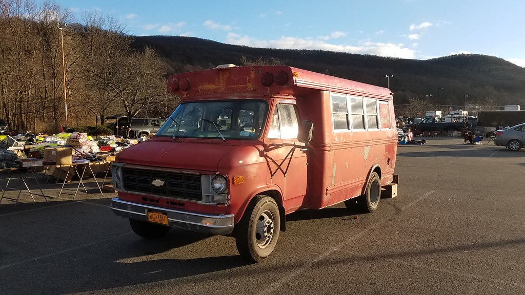 Wayne Busette at the Dutchess Flea Market 1979 Wayne Buset… Flickr