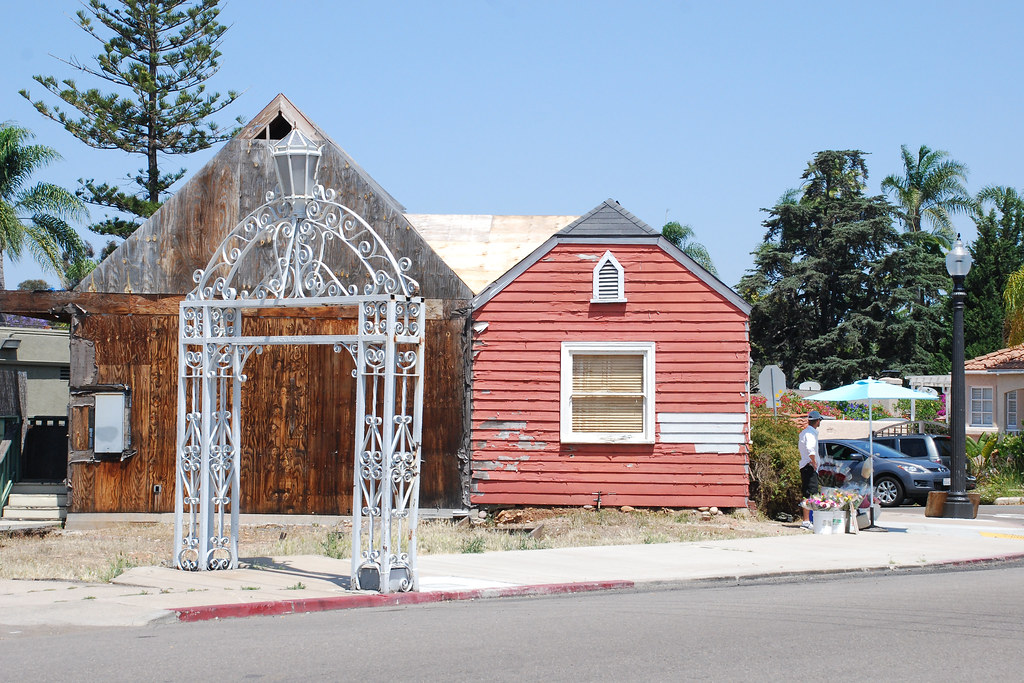 Talmadge Sidewalk gate into the San Diego community of Tal… Flickr